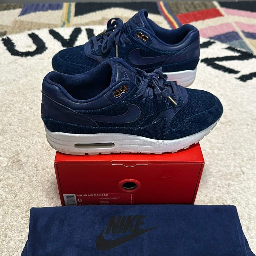 RARE Women’s Nike Air Max 1 LX London Cloth